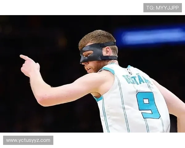 圣诞客场征程开启黄蜂晒登机照拉梅洛布里奇斯亮相备战客场比赛